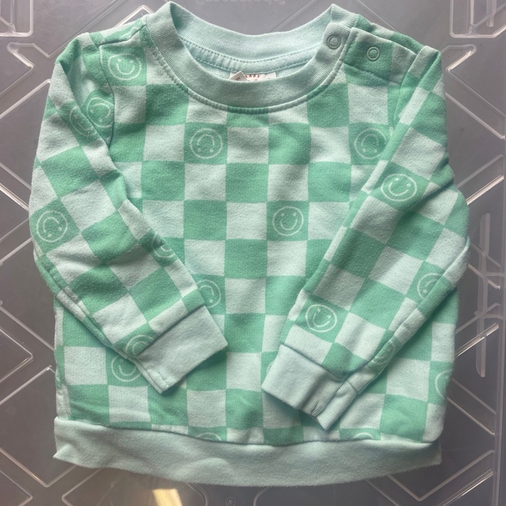Baby boy clothes bundle sizes between 3-18 months